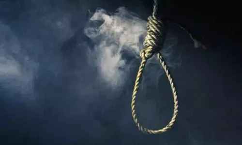 Hyderabad: मालकपेट में 24 साल की महिला ने सुसाइड कर ली Hyderabad: मालकपेट में 24 साल की महिला ने सुसाइड कर ली