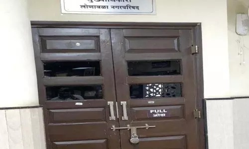 DM के आदेश पर लोनावाला में मुख्य अधिकारी का कार्यालय खुला DM के आदेश पर लोनावाला में मुख्य अधिकारी का कार्यालय खुला