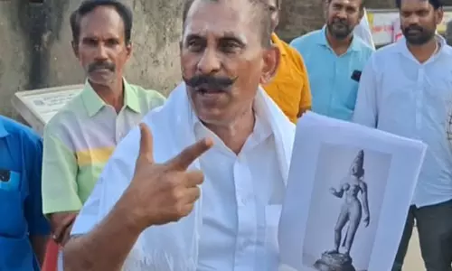 Pon Manickavel ने मूर्ति वापसी पर सरकार की आलोचना की Pon Manickavel ने मूर्ति वापसी पर सरकार की आलोचना की