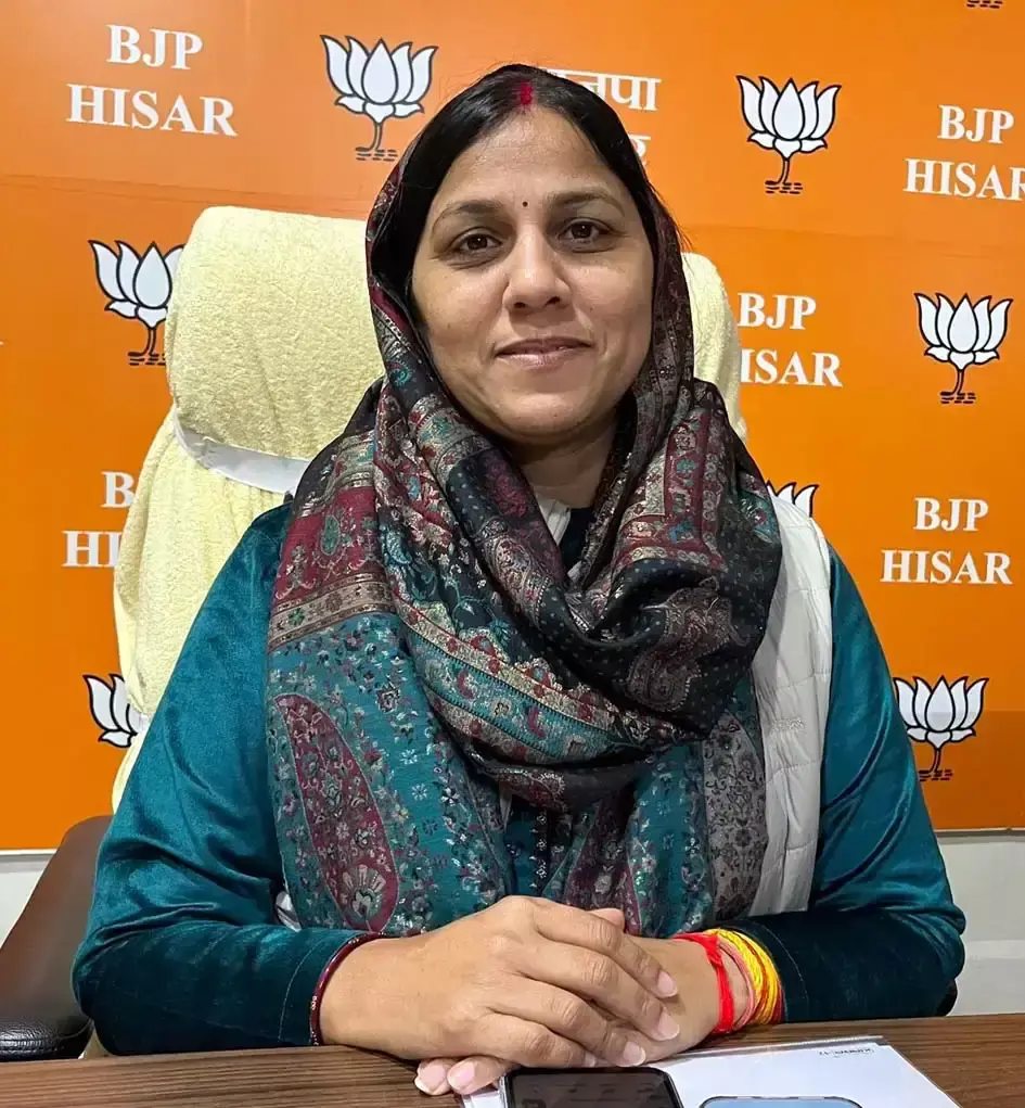 Hisar: पैट्रोल व डीजल पर एक्साइज ड्यूटी में कमी, जनता को मिलेगा लाभ Hisar: पैट्रोल व डीजल पर एक्साइज ड्यूटी में कमी, जनता को मिलेगा लाभ