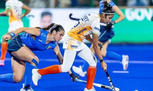 Navneet Kaur बनीं प्लेयर ऑफ द ईयर, टीम को दिया श्रेय Navneet Kaur बनीं प्लेयर ऑफ द ईयर, टीम को दिया श्रेय