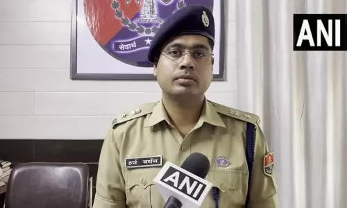 हथियारों के साथ घूम रहे 2 गिरफ्तार, एसपी हर्षवर्धन अग्रवाल ने दी जानकारी हथियारों के साथ घूम रहे 2 गिरफ्तार, एसपी हर्षवर्धन अग्रवाल ने दी जानकारी