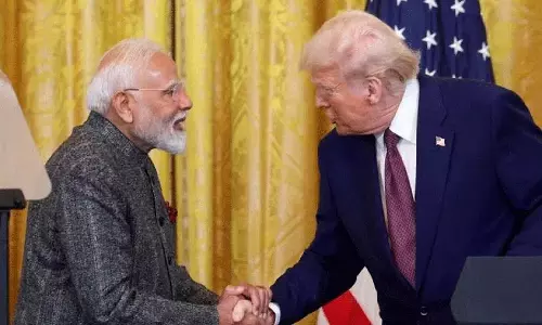 PM मोदी और ट्रंप के बीच फोन पर बातचीत हुई; भारत ने एलन मस्क के शामिल होने से इनकार किया PM मोदी और ट्रंप के बीच फोन पर बातचीत हुई; भारत ने एलन मस्क के शामिल होने से इनकार किया