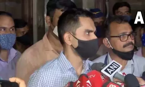 नवाब मलिक के आरोपों पर समीर वानखेड़े का पलटवार, बोले—जेल जाने को भी तैयार नवाब मलिक के आरोपों पर समीर वानखेड़े का पलटवार, बोले—जेल जाने को भी तैयार