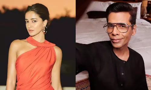 Karan Johar के अनन्या पांडे की पीठ थपथपाने से ऑनलाइन बहस छिड़ गई Karan Johar के अनन्या पांडे की पीठ थपथपाने से ऑनलाइन बहस छिड़ गई