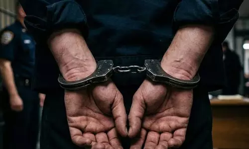 अपार्टमेंट से चल रहा था नशे का कारोबार, मादक पदार्थ के साथ दो गिरफ्तार अपार्टमेंट से चल रहा था नशे का कारोबार, मादक पदार्थ के साथ दो गिरफ्तार