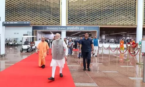 PM Modi ने जेवर एयरपोर्ट टर्मिनल सुविधाओं की सराहना की PM Modi ने जेवर एयरपोर्ट टर्मिनल सुविधाओं की सराहना की