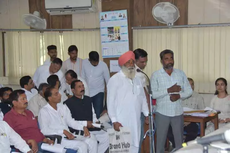 Yamunanagar शिकायत मीटिंग में नौ शिकायतों का समाधान Yamunanagar शिकायत मीटिंग में नौ शिकायतों का समाधान