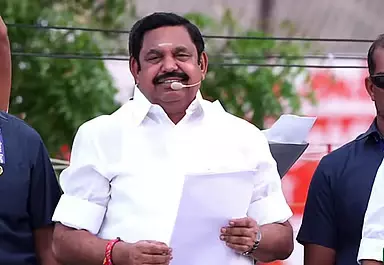 AIADMK के दूसरे चरण की 127 सीटों के लिए उम्मीदवारों की लिस्ट: 42 नए चेहरे, 17 महिलाओं को मौका AIADMK के दूसरे चरण की 127 सीटों के लिए उम्मीदवारों की लिस्ट: 42 नए चेहरे, 17 महिलाओं को मौका