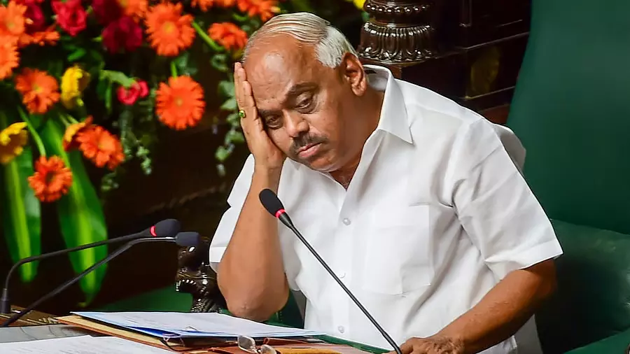Karnataka: विधानसभा के पूर्व स्पीकर के आर रमेश पर विवादित ज़मीन गिफ्ट करने का आरोप Karnataka: विधानसभा के पूर्व स्पीकर के आर रमेश पर विवादित ज़मीन गिफ्ट करने का आरोप