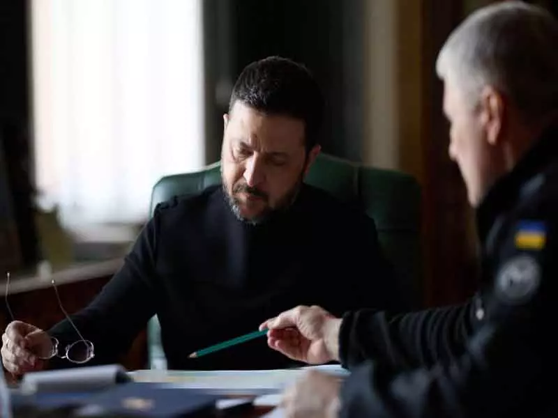 Zelensky ने सऊदी अरब में एयर डिफ़ेंस पर यूक्रेन के एक्सपर्ट्स के काम का रिव्यू किया Zelensky ने सऊदी अरब में एयर डिफ़ेंस पर यूक्रेन के एक्सपर्ट्स के काम का रिव्यू किया