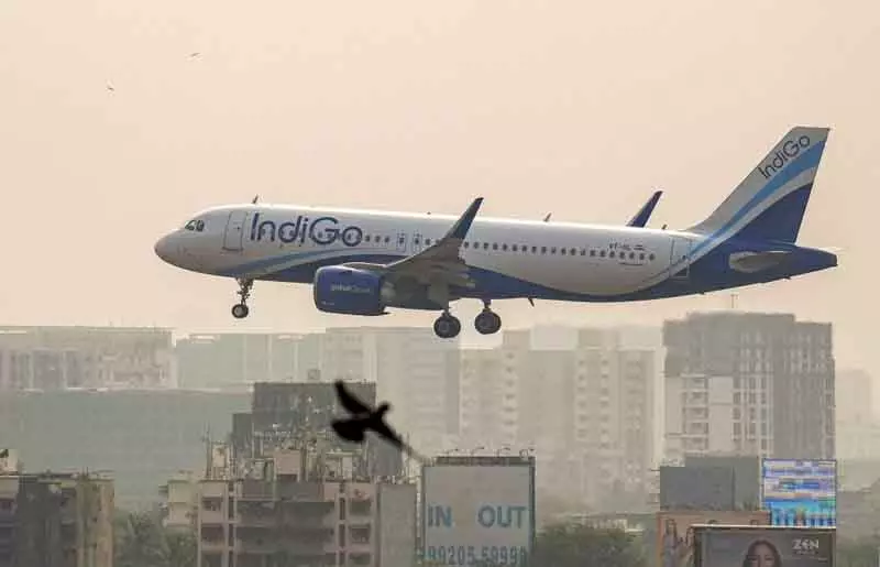 इंडिगो फ्लाइट का इंजन फेल, 160 यात्री सुरक्षित दिल्ली में इमरजेंसी लैंडिंग इंडिगो फ्लाइट का इंजन फेल, 160 यात्री सुरक्षित दिल्ली में इमरजेंसी लैंडिंग