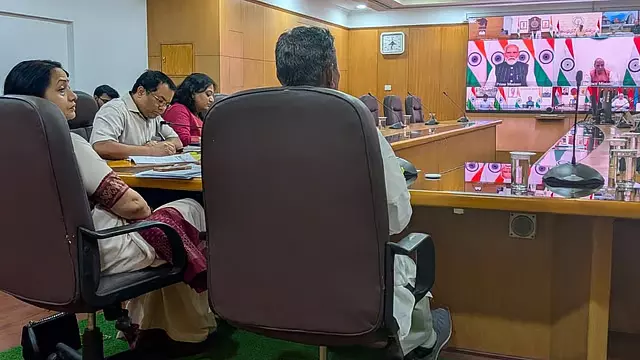 भारत में एनर्जी संकट: PM मोदी की राज्य के मुख्यमंत्रियों के साथ मीटिंग, CM नहीं आए भारत में एनर्जी संकट: PM मोदी की राज्य के मुख्यमंत्रियों के साथ मीटिंग, CM नहीं आए