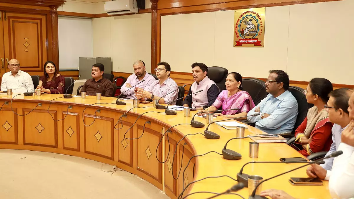 PCMC मेयर ने पिंपरी-चिंचवाड़ में प्राइवेट डॉक्टरों के लिए रजिस्ट्रेशन प्रोसेस को आसान बनाने की घोषणा की PCMC मेयर ने पिंपरी-चिंचवाड़ में प्राइवेट डॉक्टरों के लिए रजिस्ट्रेशन प्रोसेस को आसान बनाने की घोषणा की