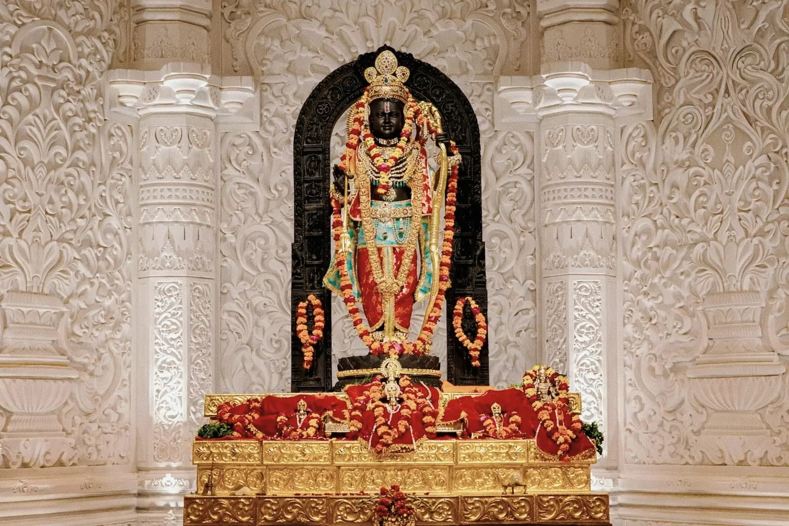 Ayodhya: आस्था का महाकुंभ, रामनवमी पर 35 लाख श्रद्धालु पहुंचे Ayodhya: आस्था का महाकुंभ, रामनवमी पर 35 लाख श्रद्धालु पहुंचे
