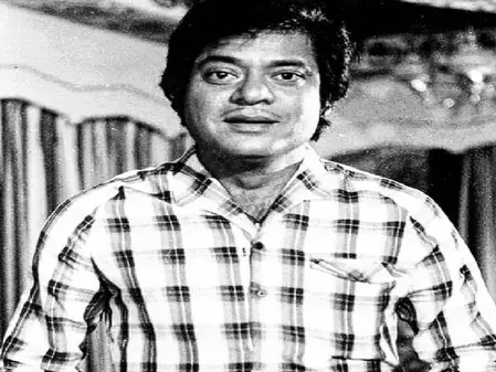 6 रुपये की दिहाड़ी से लेकर सूरमा भोपाली बनने का सफर: भावुक सीन की वजह से मिला था पहला कॉमेडी किरदार 6 रुपये की दिहाड़ी से लेकर सूरमा भोपाली बनने का सफर: भावुक सीन की वजह से मिला था पहला कॉमेडी किरदार