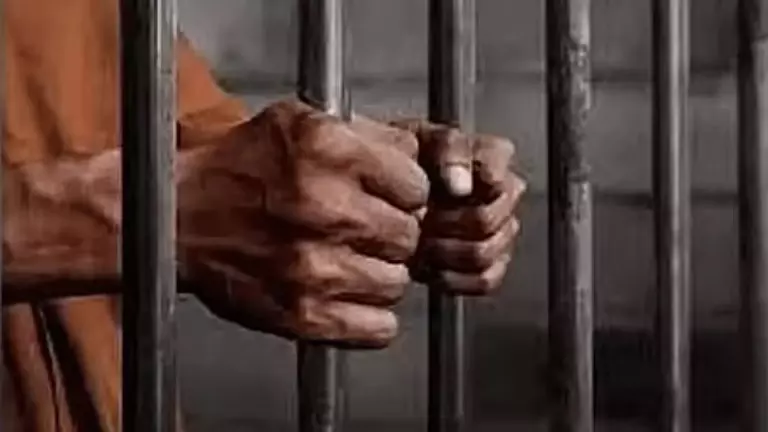 POCSO कोर्ट ने अन्नानगर में नाबालिग के यौन उत्पीड़न के लिए व्यक्ति को 12 साल कारावास की सजा सुनाई POCSO कोर्ट ने अन्नानगर में नाबालिग के यौन उत्पीड़न के लिए व्यक्ति को 12 साल कारावास की सजा सुनाई