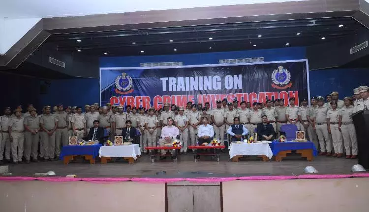 Rourkela Police ने 4 दिन की ट्रेनिंग के साथ साइबर क्राइम स्किल्स को बढ़ाया Rourkela Police ने 4 दिन की ट्रेनिंग के साथ साइबर क्राइम स्किल्स को बढ़ाया