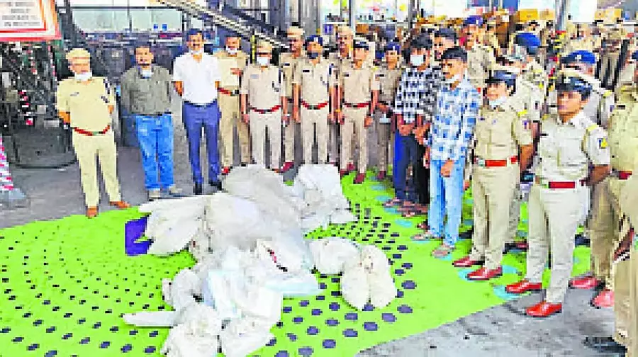 Karnataka : 111 किलोग्राम मारिजुआना नष्ट किया गया Karnataka : 111 किलोग्राम मारिजुआना नष्ट किया गया