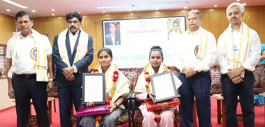 चुनौतियां सफलता में बाधा नहीं हैं: Deepika चुनौतियां सफलता में बाधा नहीं हैं: Deepika