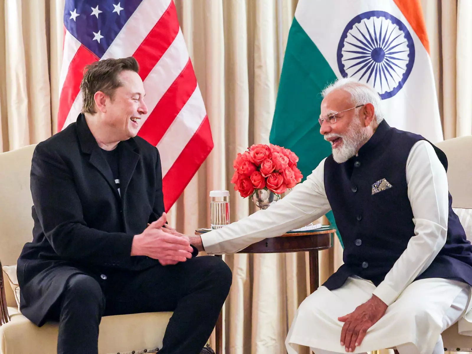 NYT की रिपोर्ट के अनुसार, एलन मस्क PM मोदी और अमेरिकी राष्ट्रपति ट्रंप के बीच हुई फ़ोन कॉल में शामिल हुए NYT की रिपोर्ट के अनुसार, एलन मस्क PM मोदी और अमेरिकी राष्ट्रपति ट्रंप के बीच हुई फ़ोन कॉल में शामिल हुए