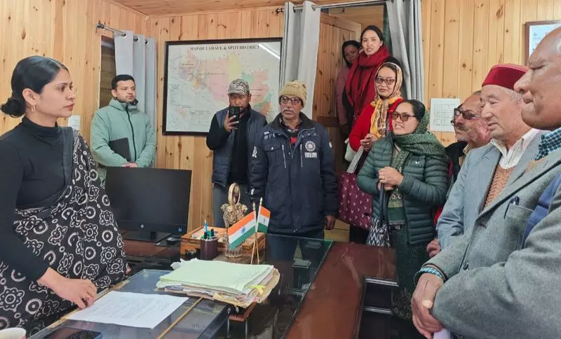 चिनाब नदी का बढ़ता पानी Himachal के आदिवासी जिले लाहौल-स्पीति में जोबरंग पुल को खतरे में डाल रहा चिनाब नदी का बढ़ता पानी Himachal के आदिवासी जिले लाहौल-स्पीति में जोबरंग पुल को खतरे में डाल रहा