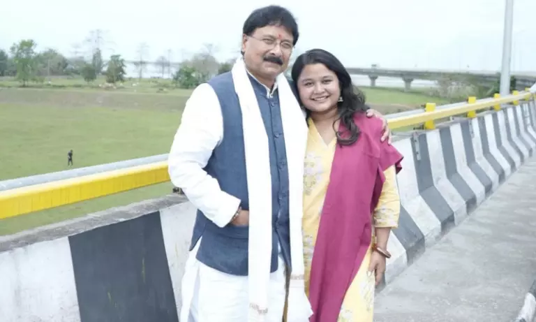 Assam elections : AJP के जगदीश भुयान ने धोला-सादिया पुल का दौरा किया Assam elections : AJP के जगदीश भुयान ने धोला-सादिया पुल का दौरा किया