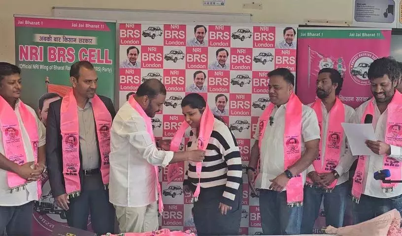 लंदन में तेलंगाना के NRI BRS में शामिल हुए लंदन में तेलंगाना के NRI BRS में शामिल हुए