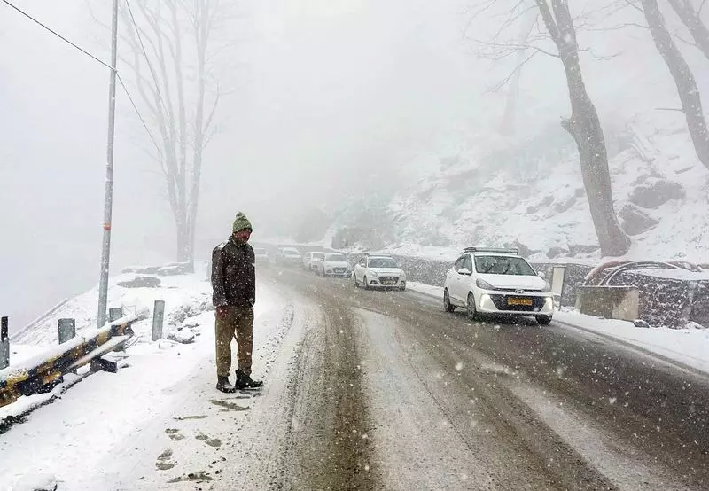 Himachal में 28 मार्च से बर्फबारी और बारिश तेज होगी, येलो वॉर्निंग जारी Himachal में 28 मार्च से बर्फबारी और बारिश तेज होगी, येलो वॉर्निंग जारी