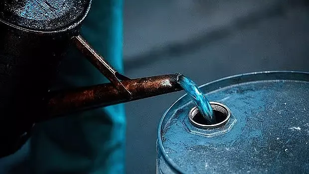 LPG की कमी के बीच केरोसिन का वितरण शुरू, राहत के लिए 48,000 लीटर आवंटित LPG की कमी के बीच केरोसिन का वितरण शुरू, राहत के लिए 48,000 लीटर आवंटित