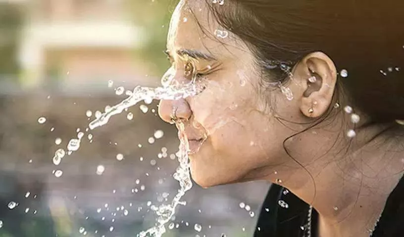 Health Tips क्या शरीर की ज़्यादा गर्मी आपको परेशान कर रही है? ये टिप्स सिर्फ़ आपके लिए Health Tips क्या शरीर की ज़्यादा गर्मी आपको परेशान कर रही है? ये टिप्स सिर्फ़ आपके लिए