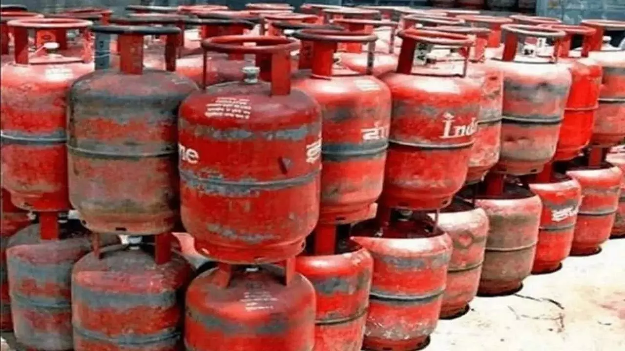 छत्तीसगढ़ में दोगुनी हुई गैस सिलेंडर की बुकिंग छत्तीसगढ़ में दोगुनी हुई गैस सिलेंडर की बुकिंग
