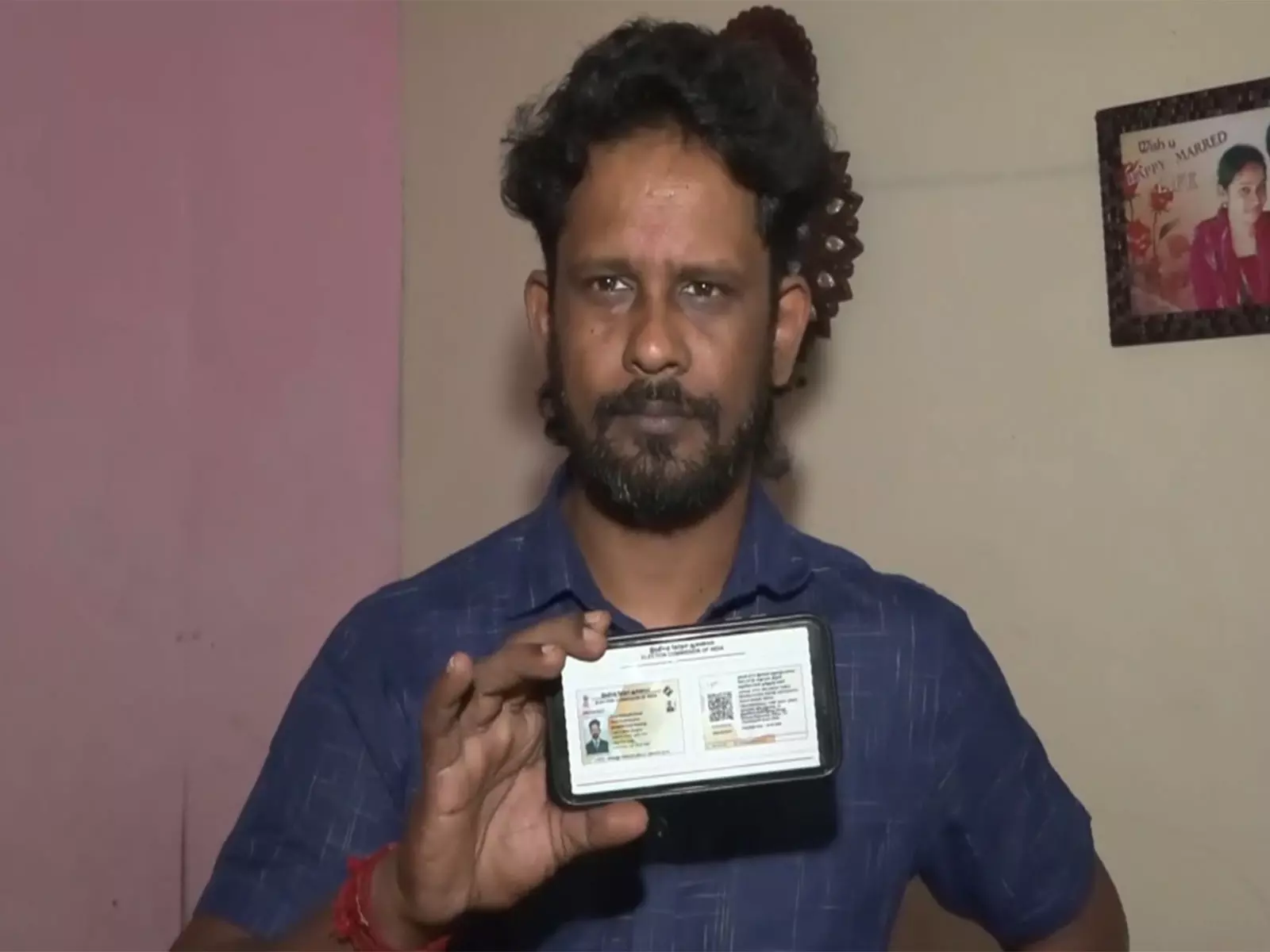 श्रीलंकाई रिहैबिलिटेशन कैंप के निवासी Tiruchirappalli में पहली बार वोट डालने के लिए तैयार श्रीलंकाई रिहैबिलिटेशन कैंप के निवासी Tiruchirappalli में पहली बार वोट डालने के लिए तैयार