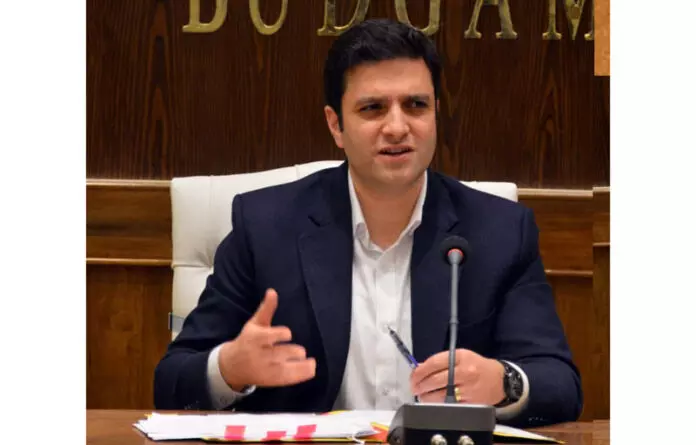 DC Budgam ने नशे के खतरे के खिलाफ एकजुट होकर लड़ने का आह्वान किया DC Budgam ने नशे के खतरे के खिलाफ एकजुट होकर लड़ने का आह्वान किया