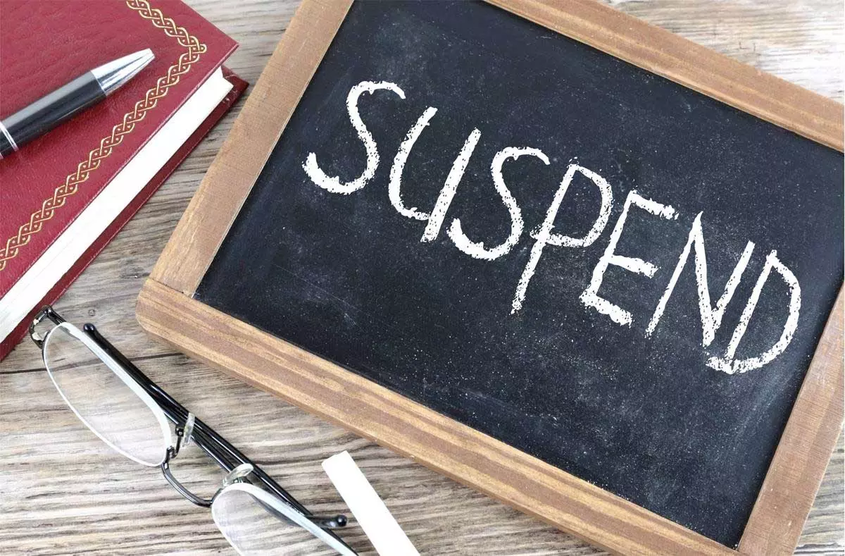 CG BREAKING: जेल वार्ड में रसूखदार कैदी को स्पेशल ट्रीटमेंट, दो प्रहरी सस्पेंड CG BREAKING: जेल वार्ड में रसूखदार कैदी को स्पेशल ट्रीटमेंट, दो प्रहरी सस्पेंड