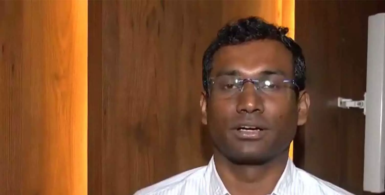 LDF उम्मीदवार की शिकायत लीक, कन्नूर के अधिकारी सस्पेंड LDF उम्मीदवार की शिकायत लीक, कन्नूर के अधिकारी सस्पेंड