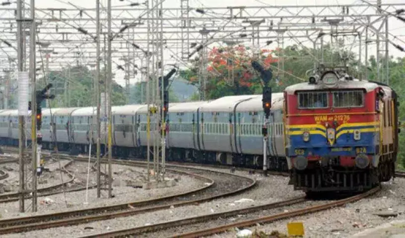SCR ने सिकंदराबाद और श्रीकाकुलम रोड के बीच गर्मियों में स्पेशल ट्रेनों की घोषणा की SCR ने सिकंदराबाद और श्रीकाकुलम रोड के बीच गर्मियों में स्पेशल ट्रेनों की घोषणा की