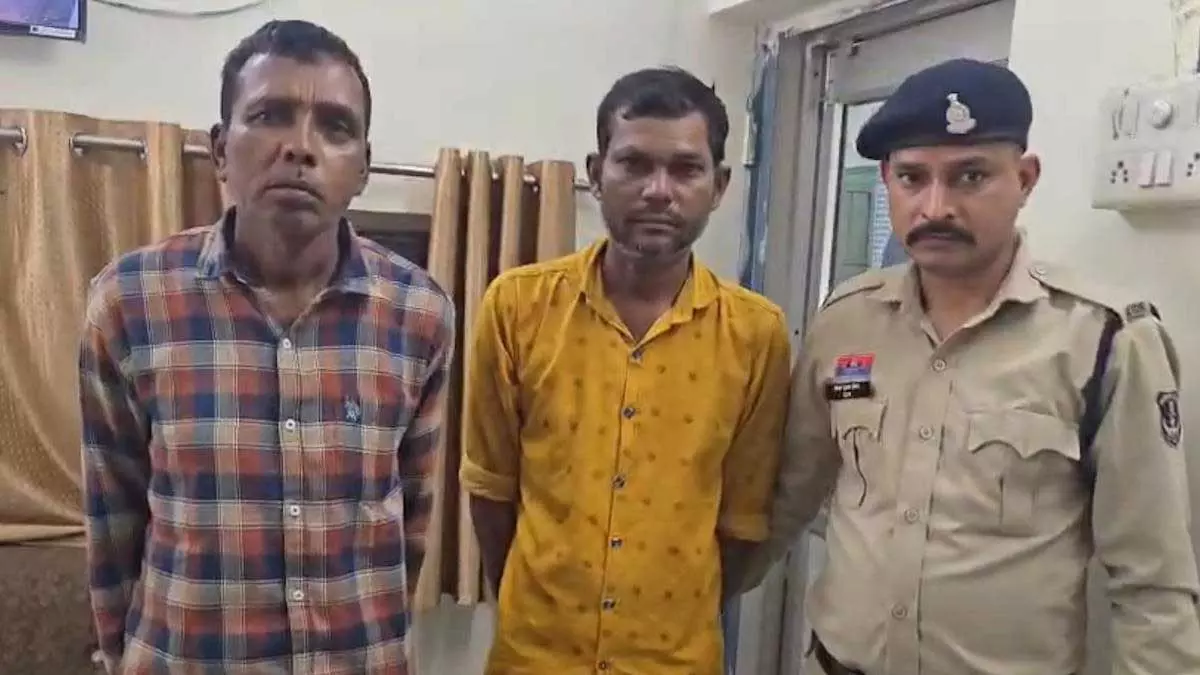 दुर्ग में शातिर बकरा चोर गिरफ्तार, पुलिस ने की बड़ी कार्रवाई दुर्ग में शातिर बकरा चोर गिरफ्तार, पुलिस ने की बड़ी कार्रवाई