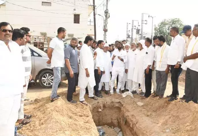 Railway अधिकारियों का फैसला बिना सोचे-समझे लिया गया: पूर्व मंत्री श्रीनिवास गौड़ Railway अधिकारियों का फैसला बिना सोचे-समझे लिया गया: पूर्व मंत्री श्रीनिवास गौड़