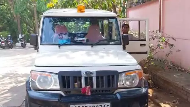 Dhenkanal: इंजीनियरिंग कॉलेज कैंपस में गोलीबारी के हमले से बाल-बाल बचा कॉलेज छात्र। Dhenkanal: इंजीनियरिंग कॉलेज कैंपस में गोलीबारी के हमले से बाल-बाल बचा कॉलेज छात्र।