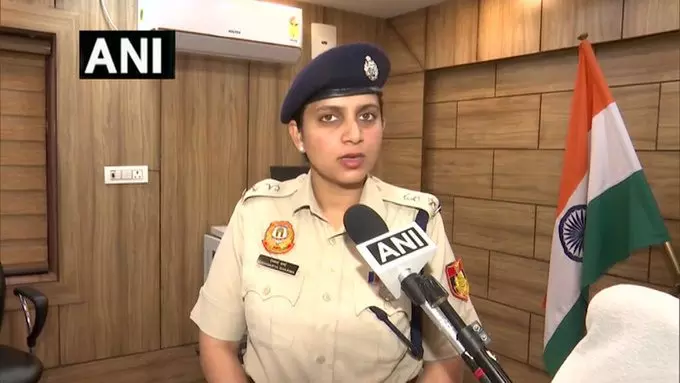 डेटिंग ऐप के जरिए ड्रग्स देकर 7 लाख रुपये की लूट और अपहरण डेटिंग ऐप के जरिए ड्रग्स देकर 7 लाख रुपये की लूट और अपहरण