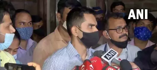 नवाब मलिक के आरोपों पर समीर वानखेड़े का पलटवार, बोले—जेल जाने को भी तैयार नवाब मलिक के आरोपों पर समीर वानखेड़े का पलटवार, बोले—जेल जाने को भी तैयार