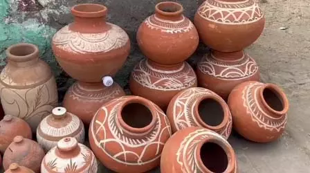 मटके में छिपा सेहत का भी राज, गर्मियों में वरदान से कम नहीं मिट्टी के बर्तन मटके में छिपा सेहत का भी राज, गर्मियों में वरदान से कम नहीं मिट्टी के बर्तन