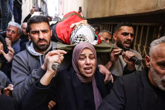 West Bank : इज़राइली गोलीबारी में 15 साल के फ़िलिस्तीनी किशोर की मौत West Bank : इज़राइली गोलीबारी में 15 साल के फ़िलिस्तीनी किशोर की मौत