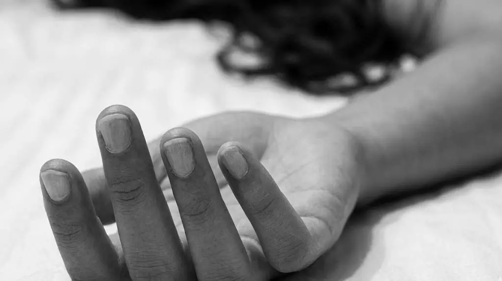 महिला टीचर की डांट से 5वीं की छात्रा ने किया आत्महत्या महिला टीचर की डांट से 5वीं की छात्रा ने किया आत्महत्या