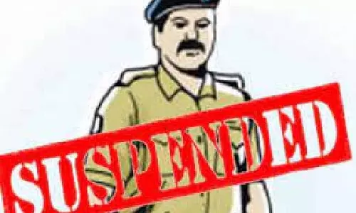 थाने में पीड़ित की पिटाई, 2 पुलिस अफसर सस्पेंड