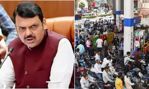महाराष्ट्र के CM ने खाड़ी संघर्ष के बीच ईंधन की कोई कमी नहीं होने का भरोसा दिया महाराष्ट्र के CM ने खाड़ी संघर्ष के बीच ईंधन की कोई कमी नहीं होने का भरोसा दिया