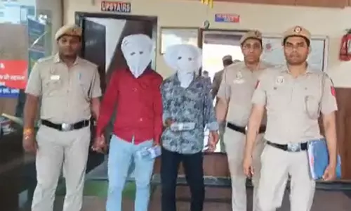 पुलिस ने दो मोबाइल चोरों को किया गिरफ्तार, दो मोबाइल बरामद
