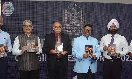 Indore : विशेषज्ञों ने मध्य भारत की वैश्विक भूमिका के लिए एक नया रणनीतिक रोडमैप तैयार किया Indore : विशेषज्ञों ने मध्य भारत की वैश्विक भूमिका के लिए एक नया रणनीतिक रोडमैप तैयार किया