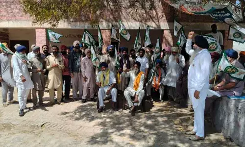Sirsa के किसानों ने बीमा भुगतान और खरीद की जांच मांग की